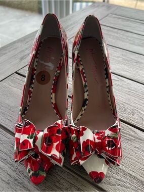 Betsey Johnson Bret Red Poppy Bow Floral  Pumps Womens Size 8